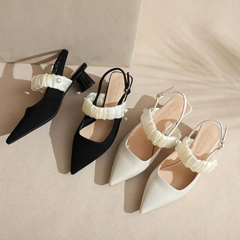 Fu size, thick-heeled sandals, women s spring and summer mesh gauze strap, pearl satin front bag and rear belt, fashionable outer wear. 34
Fu size, thick-heeled sandals, women s spring and summer mesh gauze strap, pearl satin front bag and rear belt, fashionable outer wear. 34