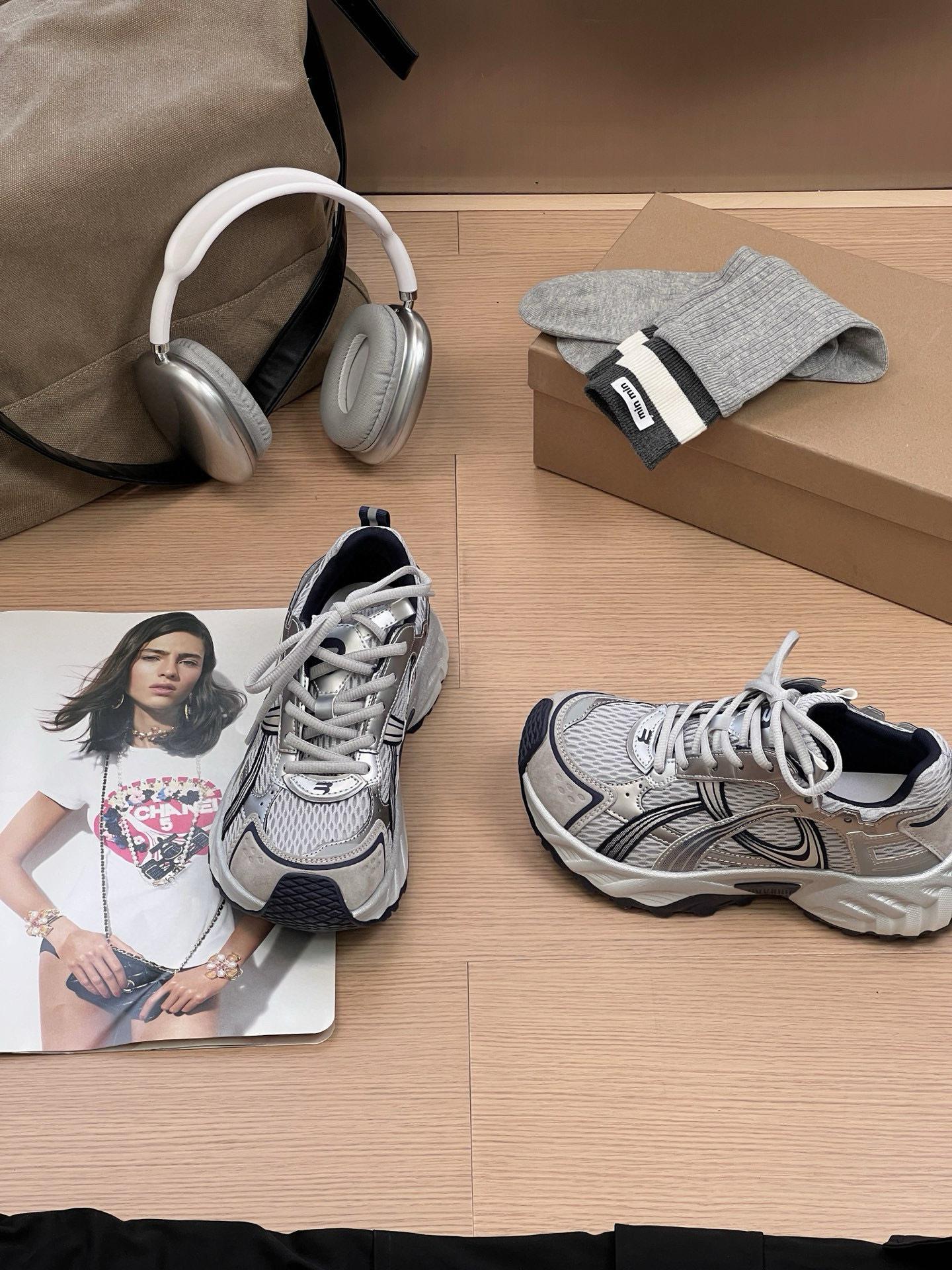 Leather breathable mesh dad shoes women s 2025 summer new thick-soled heightening versatile thin casual jogging sneakers 35 синий
Leather breathable mesh dad shoes women s 2025 summer new thick-soled heightening versatile thin casual jogging sneakers 35 синий