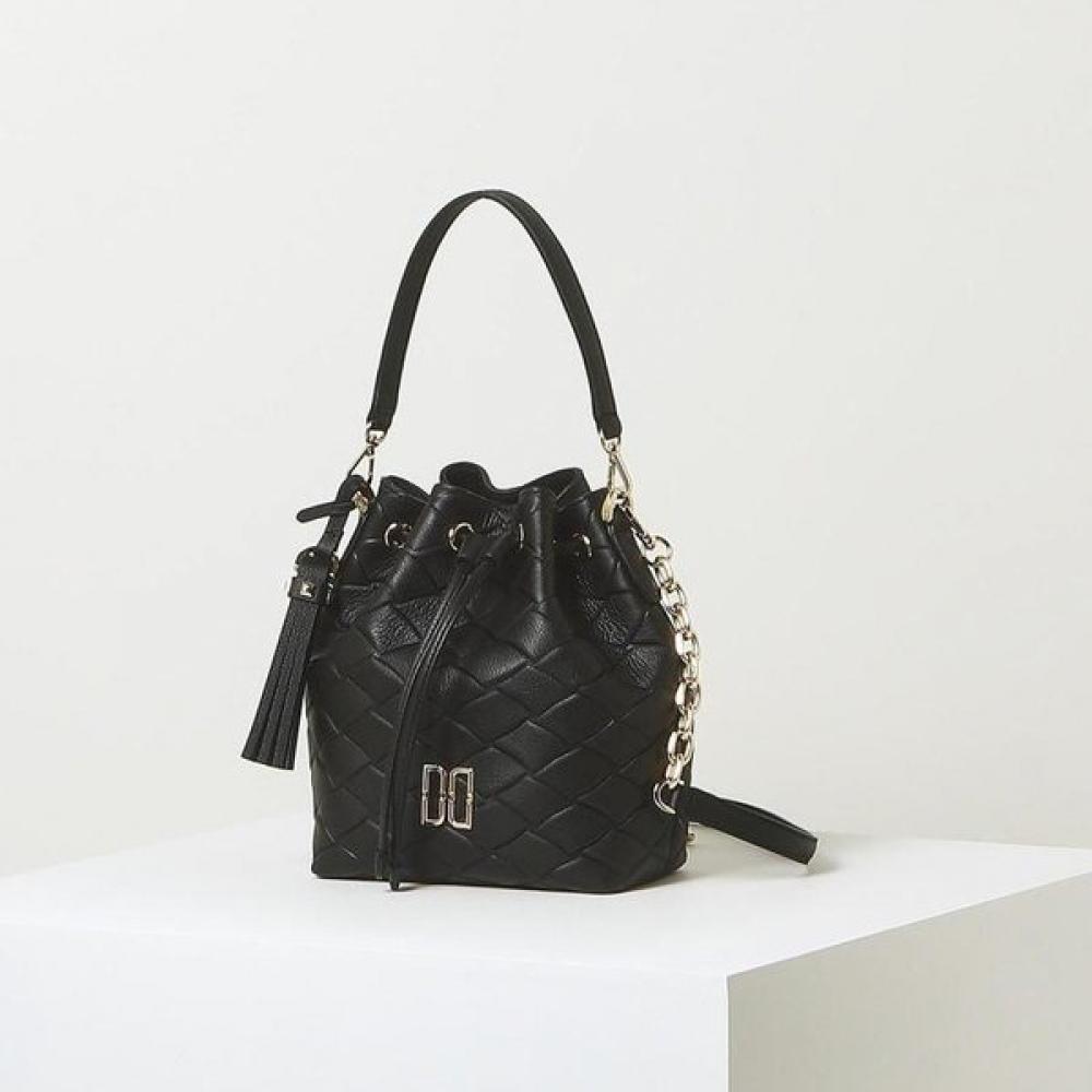 Daks Black Carlisle Mesh Bucket Bag Dcba2f323bk Single option
Daks Black Carlisle Mesh Bucket Bag Dcba2f323bk Single option