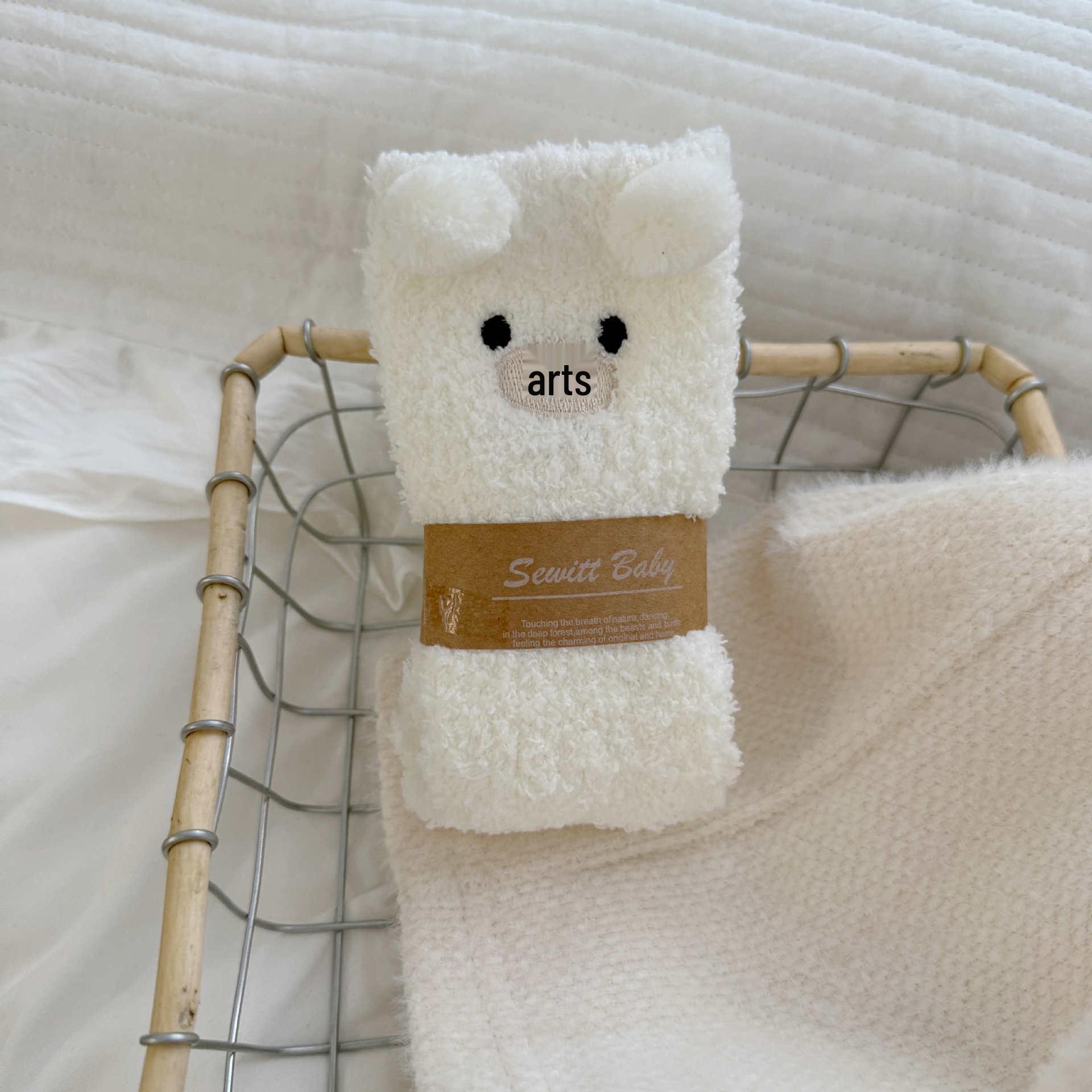 Women s Little Bear Coral Fleece Knee-High Socks - Thick, Non-Shedding, Winter Sleep Floor Socks with Pom-Poms and Cartoon Design
Women s Little Bear Coral Fleece Knee-High Socks - Thick, Non-Shedding, Winter Sleep Floor Socks with Pom-Poms and Cartoon Design