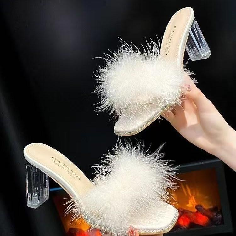 Fairy wind wear fluffy cool slippers female summer 2025 new one-word crystal thick heel high heels 2060-8 35 бежевый
Fairy wind wear fluffy cool slippers female summer 2025 new one-word crystal thick heel high heels 2060-8 35 бежевый