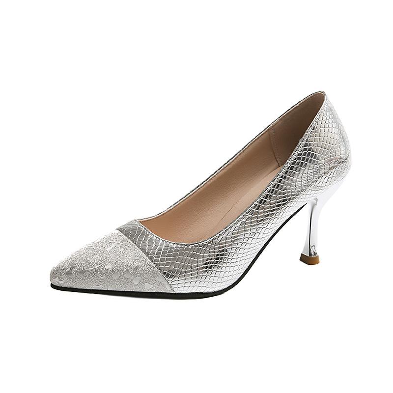 Xiaoxiangfeng single shoes women s shoes thin heels pointed high heels texture color matching French gold Mary Jane shoes foreign trade 35 серебряный
Xiaoxiangfeng single shoes women s shoes thin heels pointed high heels texture color matching French gold Mary Jane shoes foreign trade 35 серебряный