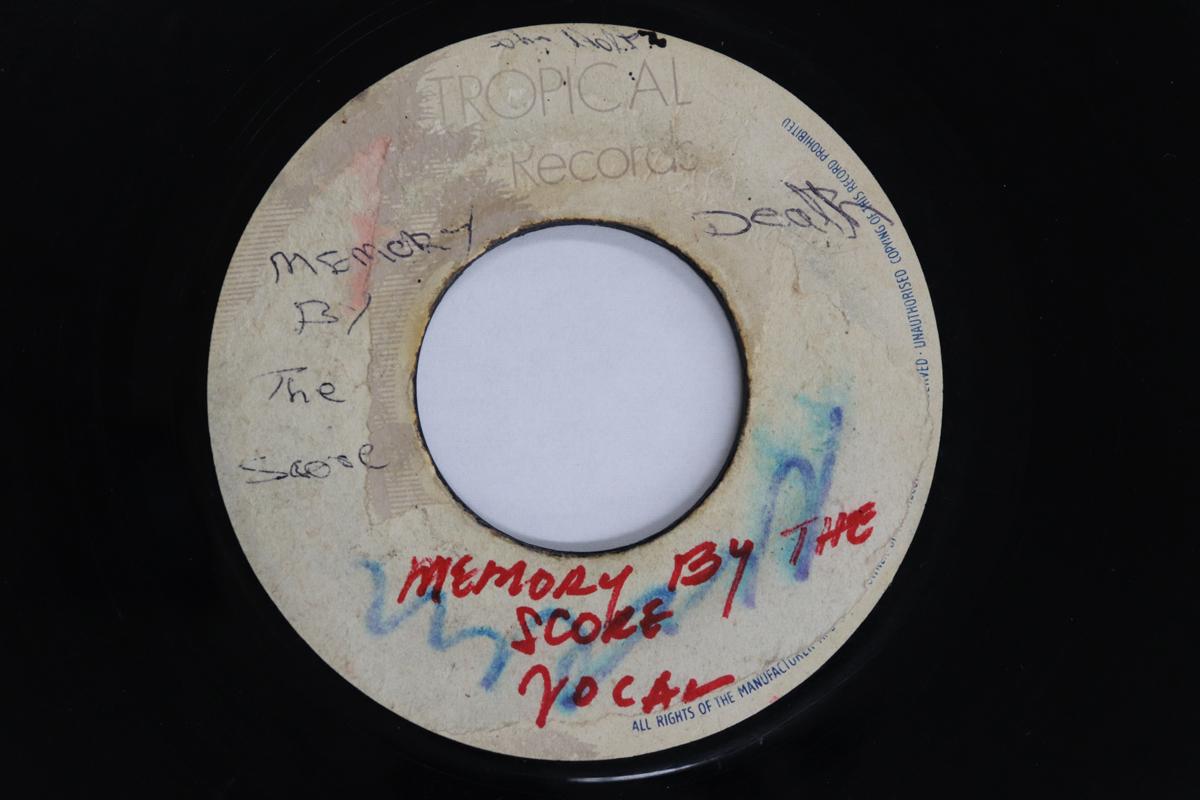 7inch Record ANSEL LINKERS - Memories By The Score NONE NOT ON LABEL 1973 Jamaica Reggae, Ska & Dub Used
7inch Record ANSEL LINKERS - Memories By The Score NONE NOT ON LABEL 1973 Jamaica Reggae, Ska & Dub Used