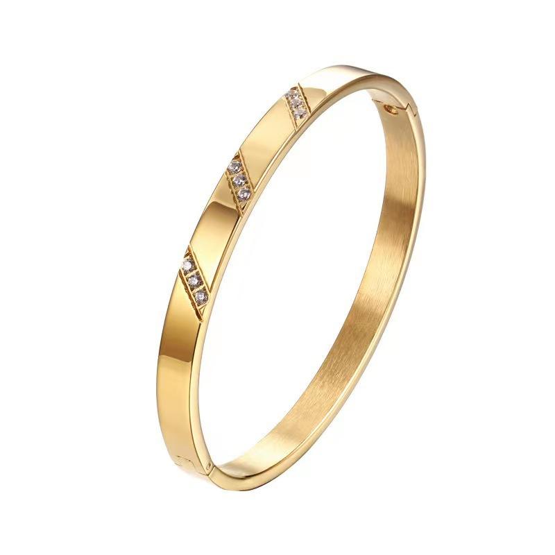 VQYSKO Beveled Three Zircon Bracelet Stainless Steel Clasp Bracelet Women s Jewelry Valentine s Day Gift Give for Her 58-60mm
VQYSKO Beveled Three Zircon Bracelet Stainless Steel Clasp Bracelet Women s Jewelry Valentine s Day Gift Give for Her 58-60mm