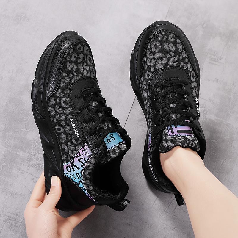 Новые удобные низкие туфли женские классические спортивные туфли прочные белые плоские сетчатые туфли для бега трусцой фитнес спорт 35 чёрный
Новые удобные низкие туфли женские классические спортивные туфли прочные белые плоские сетчатые туфли для бега трусцой фитнес спорт 35 чёрный