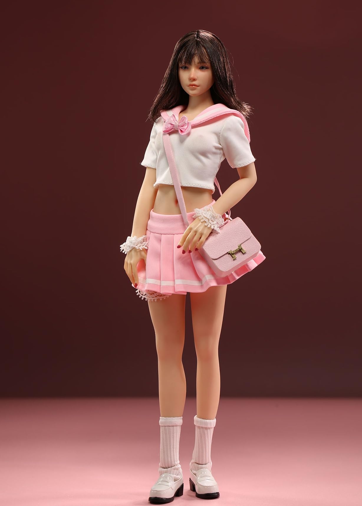 Фигурка Toy Hobby scale совместима с телом TBLeague Красивая сексуальная женщина, школьница, матросская форма и носки, комплект обуви и сумка, не
Фигурка Toy Hobby scale совместима с телом TBLeague Красивая сексуальная женщина, школьница, матросская форма и носки, комплект обуви и сумка, не