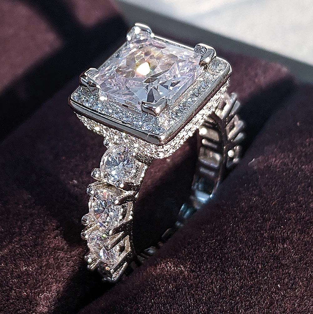 Women s European & American Square Geometric Zircon Engagement Ring r5697 Size 7 белый
Women s European & American Square Geometric Zircon Engagement Ring r5697 Size 7 белый