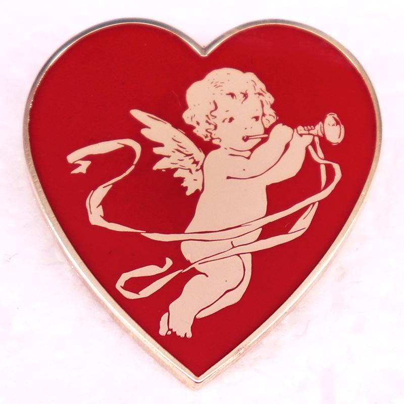 Valentine s Cupid Heart Couple Brooch Pin золотой
Valentine s Cupid Heart Couple Brooch Pin золотой