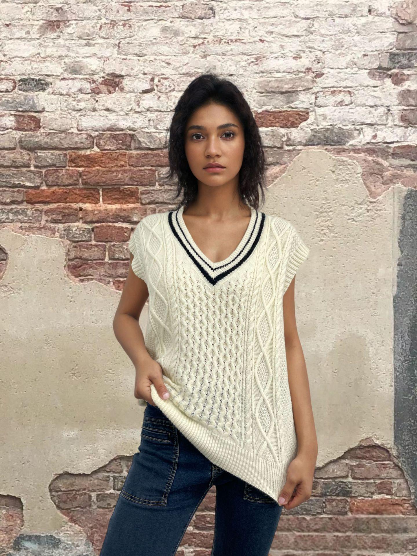 Women s 2025 V-Neck Knitted Vest: New European & American Style, Sleeveless, Solid Color, Loose Fit. Large
Women s 2025 V-Neck Knitted Vest: New European & American Style, Sleeveless, Solid Color, Loose Fit. Large