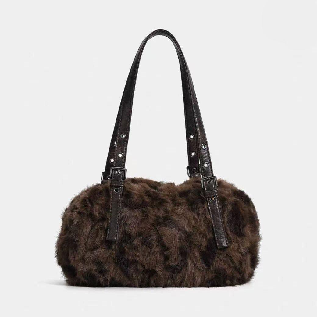 Hot Girl Leopard Plush Underarm Bag Women Large Capacity Soft Pillow Bag Ladies Fashion Commute Versatile Shoulder Bag Chic 2025 27x16x11cm кофейный
Hot Girl Leopard Plush Underarm Bag Women Large Capacity Soft Pillow Bag Ladies Fashion Commute Versatile Shoulder Bag Chic 2025 27x16x11cm кофейный