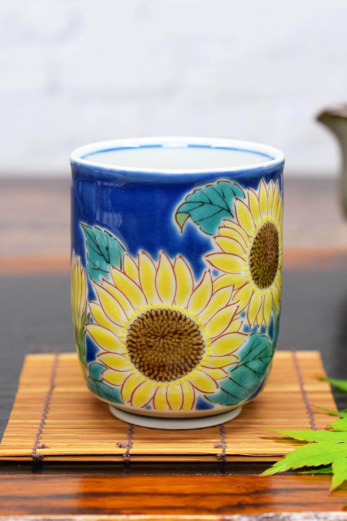 Waza no Kura Kutani Ware Teacup with Sunflower Design, Stylish Ceramic Teacup, Brand Name Japanese Tableware, Perfect Gift for 77th Birthday
Waza no Kura Kutani Ware Teacup with Sunflower Design, Stylish Ceramic Teacup, Brand Name Japanese Tableware, Perfect Gift for 77th Birthday