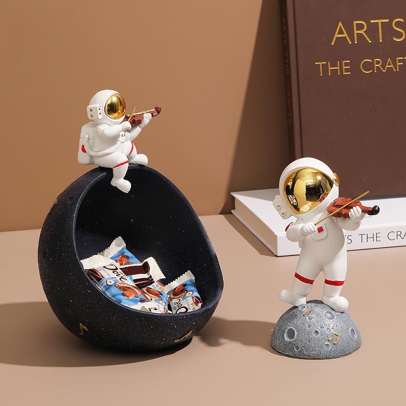 Nordic Creative Astronaut Fruit Plate Ornaments Key Storage Living Room Dining Desktop Entrance TV Cabinet Home Decoration
Nordic Creative Astronaut Fruit Plate Ornaments Key Storage Living Room Dining Desktop Entrance TV Cabinet Home Decoration