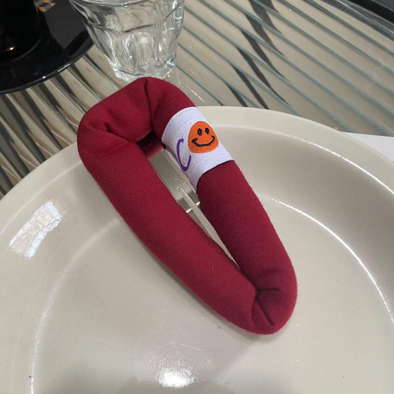 Large Smiley Face Bubble Hair Clip - BB Clip & Duckbill Side Clip for Washing & Styling
Large Smiley Face Bubble Hair Clip - BB Clip & Duckbill Side Clip for Washing & Styling