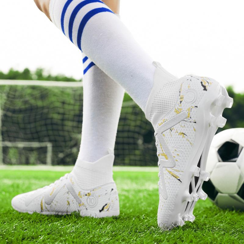 Foreign trade new football shoes men s youth anti-skid broken nails long nails professional grass football game training shoes 33
Foreign trade new football shoes men s youth anti-skid broken nails long nails professional grass football game training shoes 33