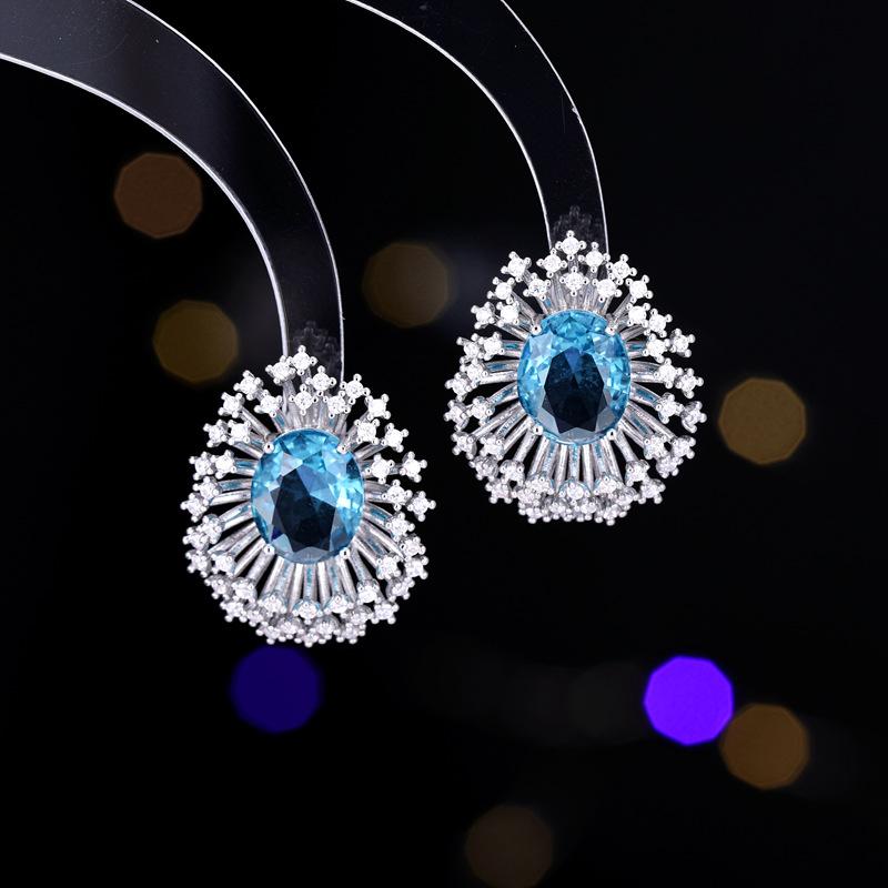 Women s Light Luxury Design Elegant Flower Earrings Fashionable And Versatile Niche Design Earrings Daily Accessories
Women s Light Luxury Design Elegant Flower Earrings Fashionable And Versatile Niche Design Earrings Daily Accessories
