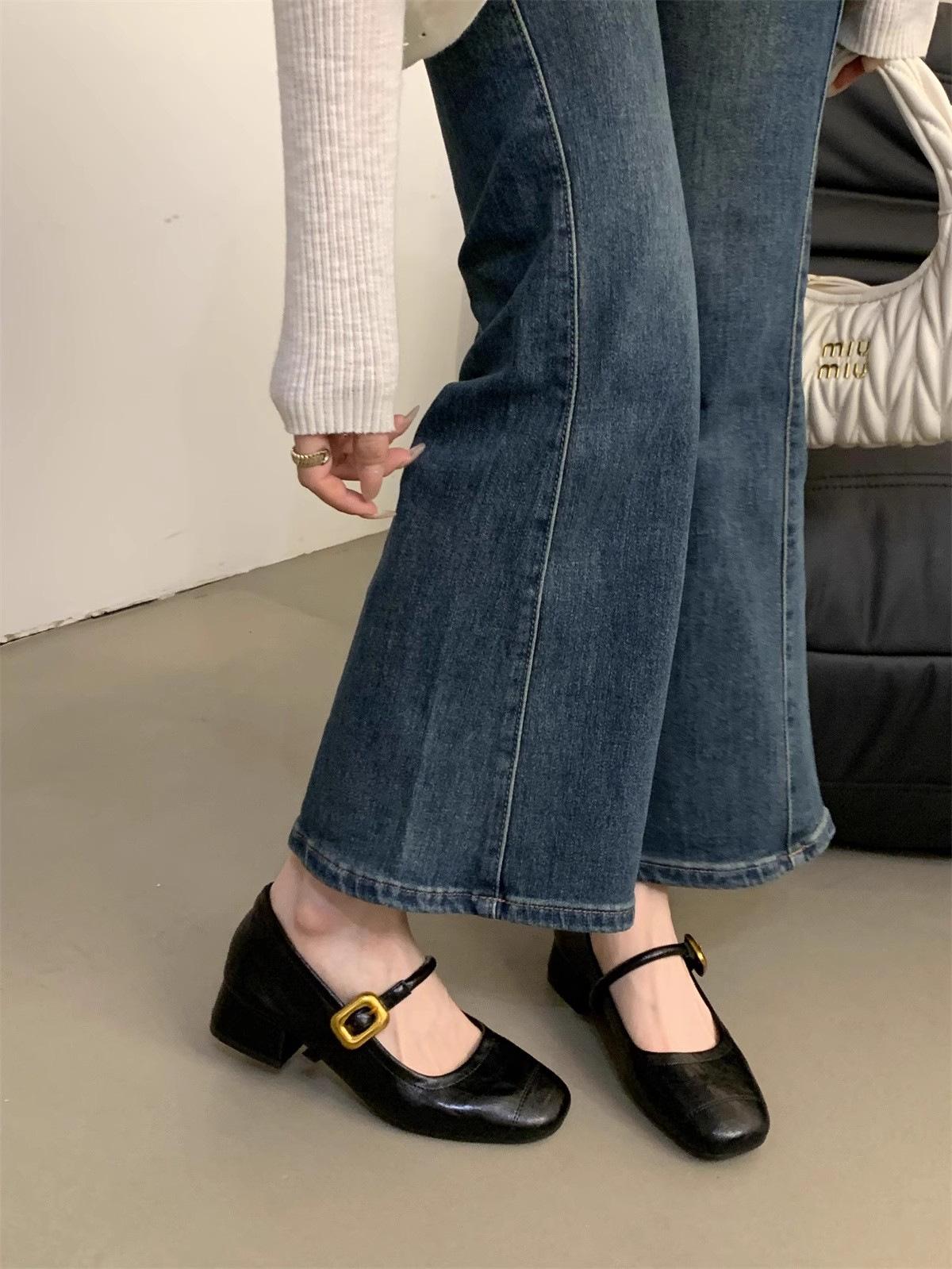 2025 Весна и Осень Новые Модные Универсальные Туфли Мэри Джейн в Ретро Стиле Женские Туфли Светлые Квадратные Туфли Мягкие Плоские Туфли Французские 39 чёрный
2025 Весна и Осень Новые Модные Универсальные Туфли Мэри Джейн в Ретро Стиле Женские Туфли Светлые Квадратные Туфли Мягкие Плоские Туфли Французские 39 чёрный