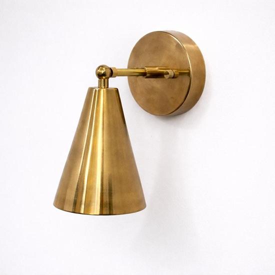 Настінний світильник-бра з конусом з необробленої латуні, 1-світловий, італійський настінний світильник у стилі середини століття, декор для дому
Настінний світильник-бра з конусом з необробленої латуні, 1-світловий, італійський настінний світильник у стилі середини століття, декор для дому