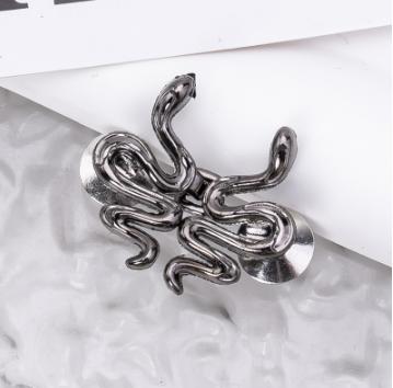 Adjustable Metal Jeans Waist Buckle Jean Buttons Fastener Cute Snake Shape Reusable Waist Cincher Clip for Clothing Dresses чорний
Adjustable Metal Jeans Waist Buckle Jean Buttons Fastener Cute Snake Shape Reusable Waist Cincher Clip for Clothing Dresses чорний