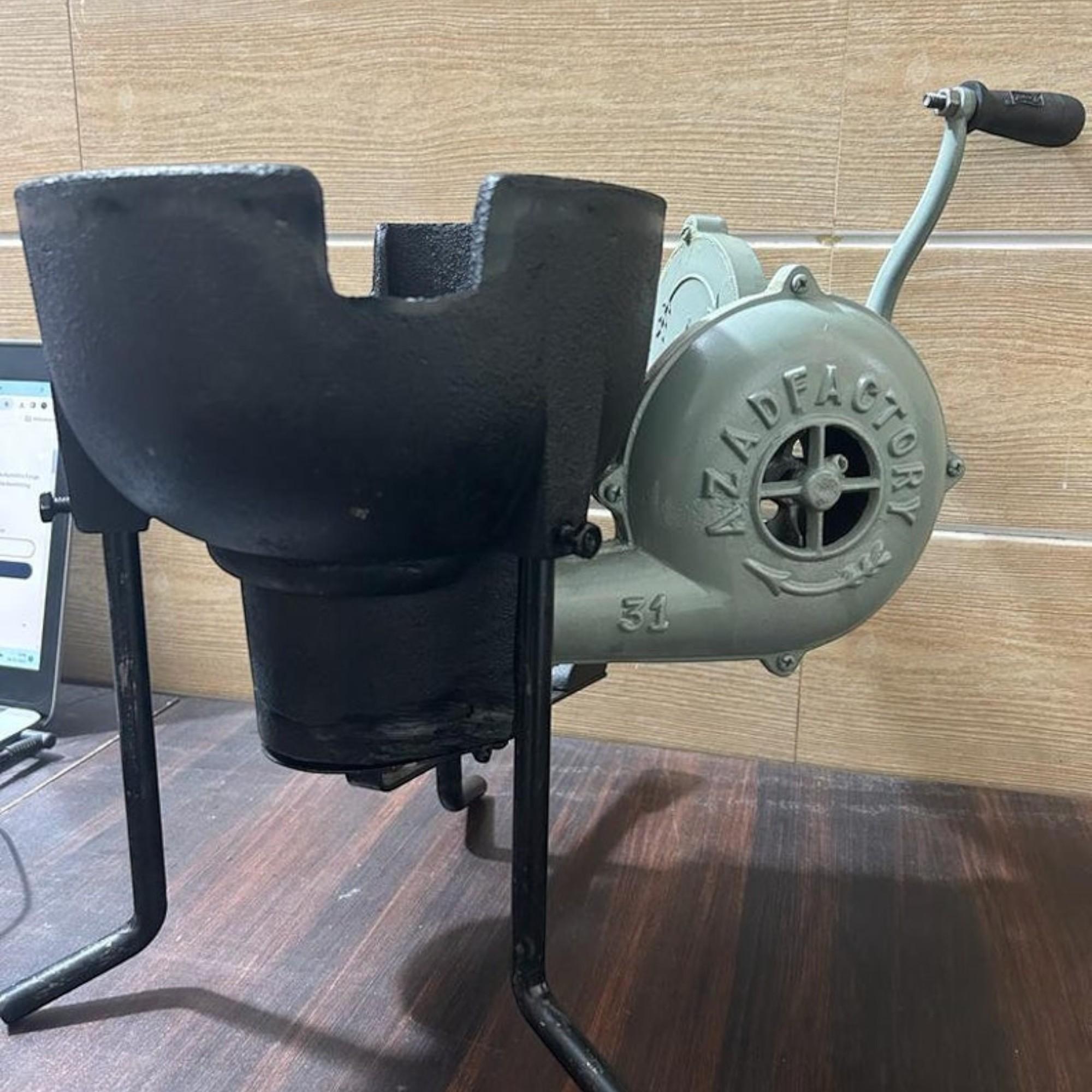 Кузнечная угольная кузнечная печь с ручным воздуходувом педального типа, кузнечные инструменты, оборудование
Кузнечная угольная кузнечная печь с ручным воздуходувом педального типа, кузнечные инструменты, оборудование