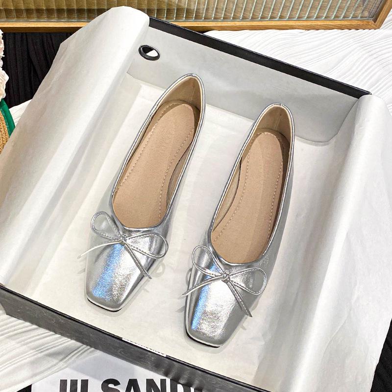 Серебристые балетки с бантом: Женская обувь в стиле Мэри Джейн 2025 39 серебряный
Серебристые балетки с бантом: Женская обувь в стиле Мэри Джейн 2025 39 серебряный