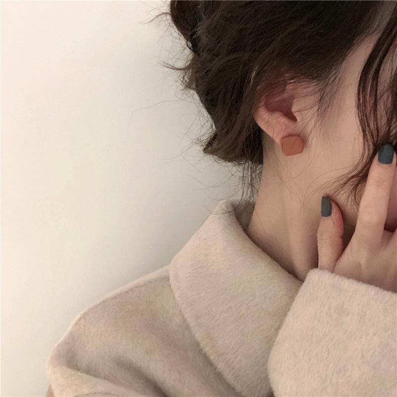 S Needle Frosted Small Square Stud Earrings - Trendy Korean Design, Versatile for Women
S Needle Frosted Small Square Stud Earrings - Trendy Korean Design, Versatile for Women