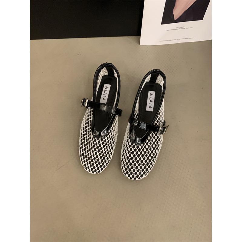 Fishnet shoes ballet shoes women s 2025 new mesh one-word buckle outer wear flat bottom hollow retro Mary Jane single shoes 40 белый
Fishnet shoes ballet shoes women s 2025 new mesh one-word buckle outer wear flat bottom hollow retro Mary Jane single shoes 40 белый