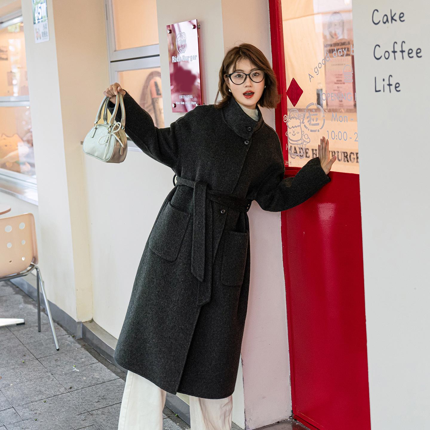 Women s 2025 Gray Double-Faced Cashmere Coat - High-End Korean Style, Loose, Long Wool Blend for Autumn/Winter Large
Women s 2025 Gray Double-Faced Cashmere Coat - High-End Korean Style, Loose, Long Wool Blend for Autumn/Winter Large