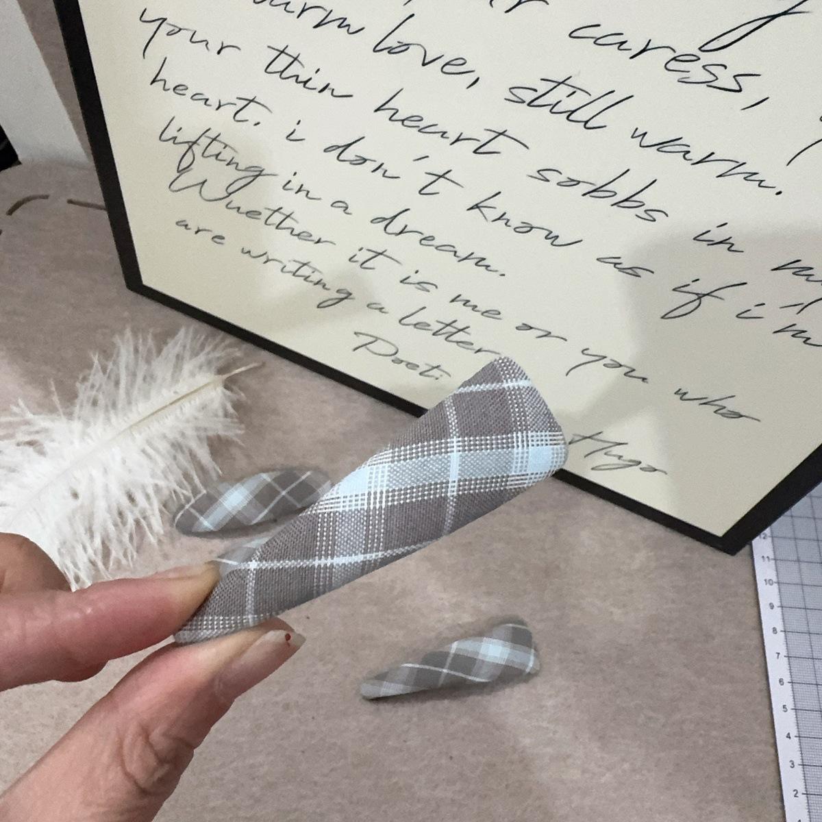 Korean Sweetheart Plaid Duckbill Hair Clip
Korean Sweetheart Plaid Duckbill Hair Clip