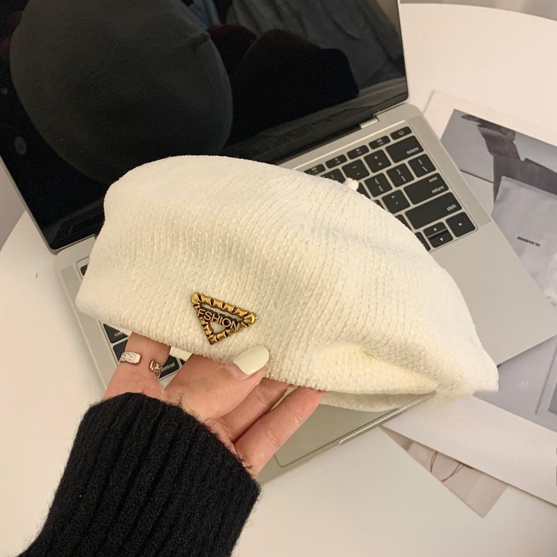 Новая осенне-зимняя шляпа для женщин, ретро берет, большой обхват головы, подчеркивающий лицо, шляпа маленького художника, корейская повседневная и универсальная передняя шляпа One Size
Новая осенне-зимняя шляпа для женщин, ретро берет, большой обхват головы, подчеркивающий лицо, шляпа маленького художника, корейская повседневная и универсальная передняя шляпа One Size