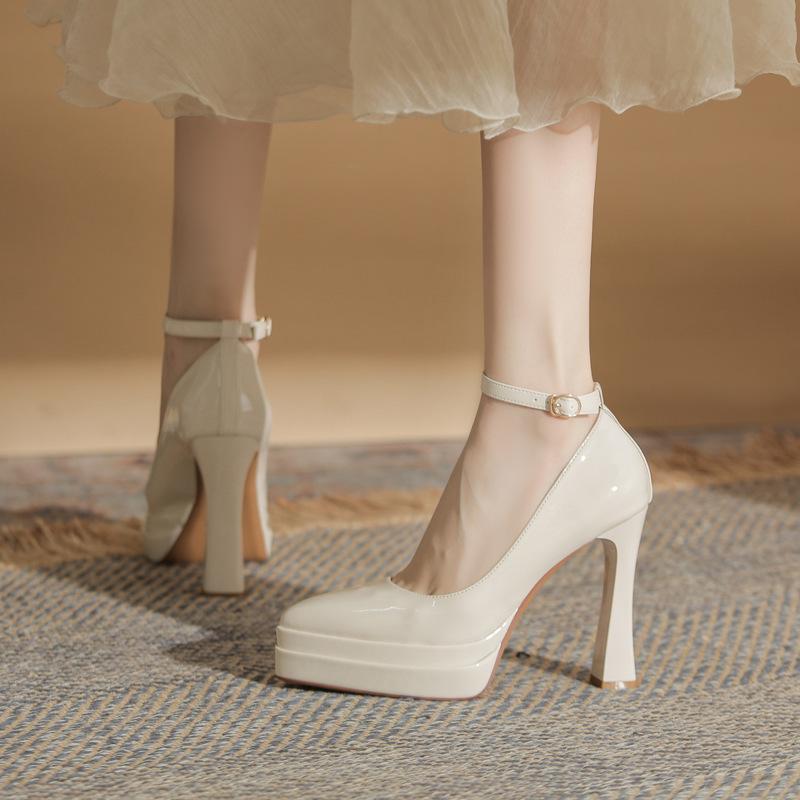 Show long legs, beautiful thick heels, high heels, not tired feet, satin surface one-word buckle waterproof table, retro Mary Jane women s shoes 34
Show long legs, beautiful thick heels, high heels, not tired feet, satin surface one-word buckle waterproof table, retro Mary Jane women s shoes 34