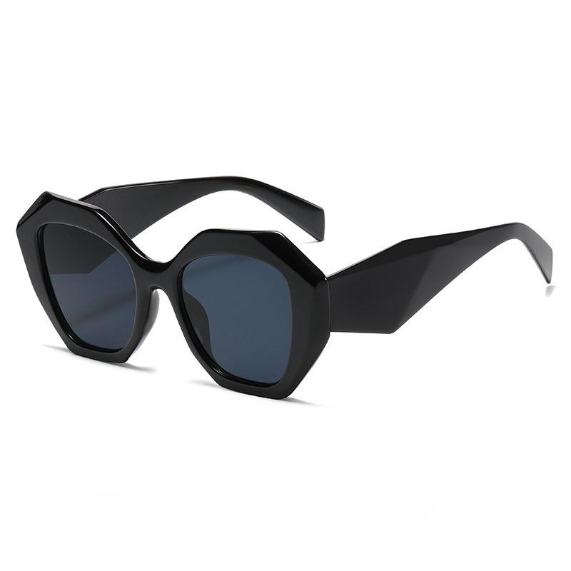 Irregular Large Frame White Goggles Men s and Women s Candy Color Eyeglasses UV Protection 400 Eyeglasses For Outdoor Use Goggles gafas de sol
Irregular Large Frame White Goggles Men s and Women s Candy Color Eyeglasses UV Protection 400 Eyeglasses For Outdoor Use Goggles gafas de sol