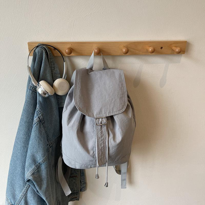 Niche backpack women s large-capacity fashion waterproof backpack simple and lightweight student schoolbag commuter bag серый
Niche backpack women s large-capacity fashion waterproof backpack simple and lightweight student schoolbag commuter bag серый