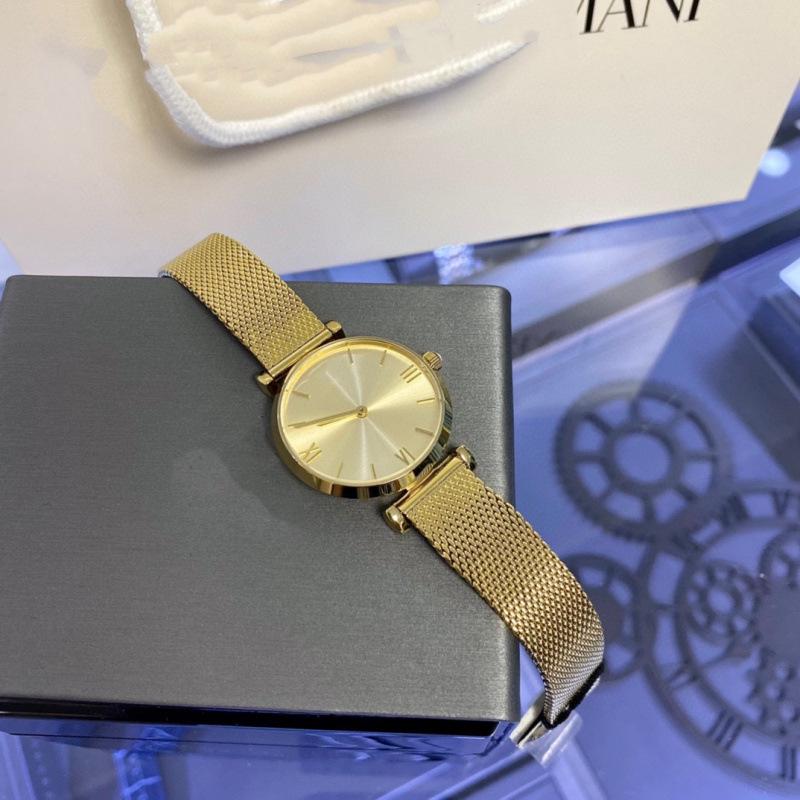 Жіночий кварцовий годинник Armani AR1688 з рожевого золота з циферблатом з перламутру
Жіночий кварцовий годинник Armani AR1688 з рожевого золота з циферблатом з перламутру