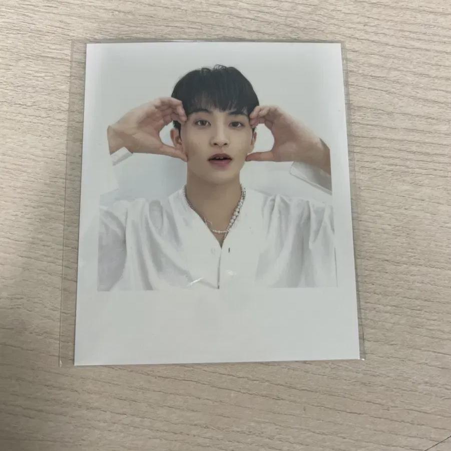 Mark Season s Greetings Polaroid Sealed
Mark Season s Greetings Polaroid Sealed
