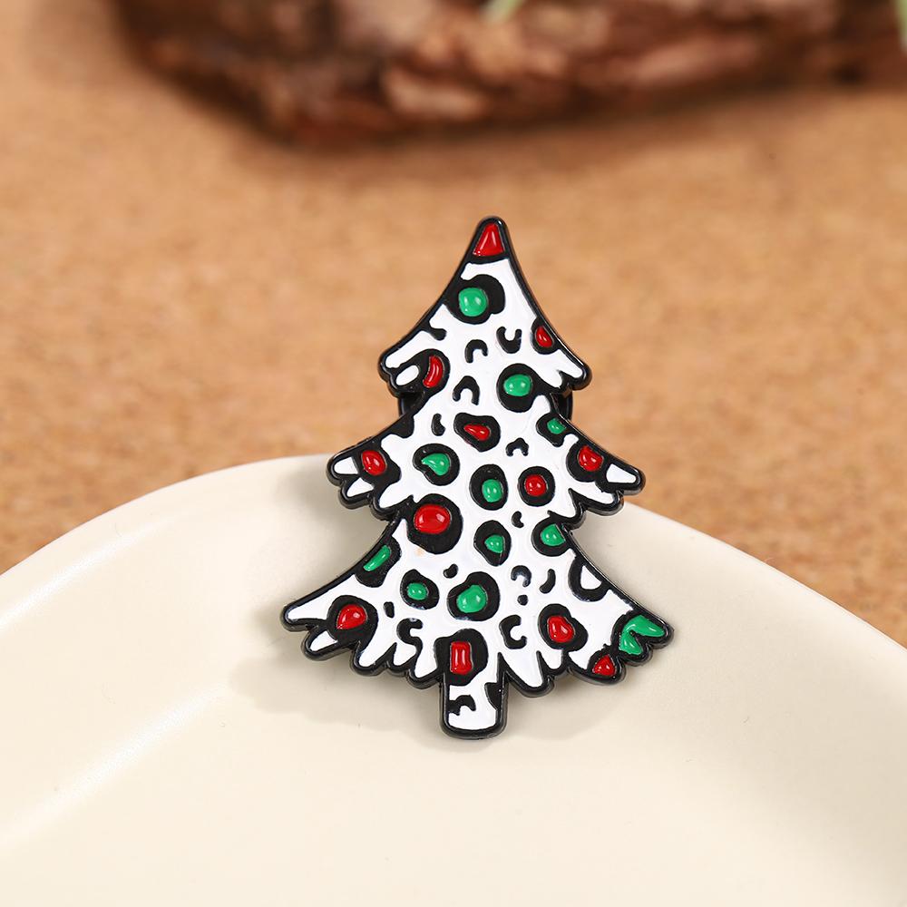 Christmas Tree Brooch Unisex Cartoon Alloy Badge Creative Versatile Clothing Backpack Scarf Accessories Christmas Brooch білий
Christmas Tree Brooch Unisex Cartoon Alloy Badge Creative Versatile Clothing Backpack Scarf Accessories Christmas Brooch білий