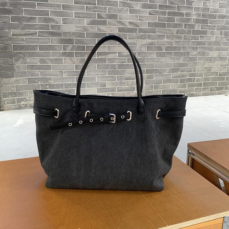 New Large Capacity Tote Bag Fashionable Autumn/Winter Trendy Versatile Commuter Single Shoulder Mother/Child Bag Handheld Big Bag for Women чёрный
New Large Capacity Tote Bag Fashionable Autumn/Winter Trendy Versatile Commuter Single Shoulder Mother/Child Bag Handheld Big Bag for Women чёрный