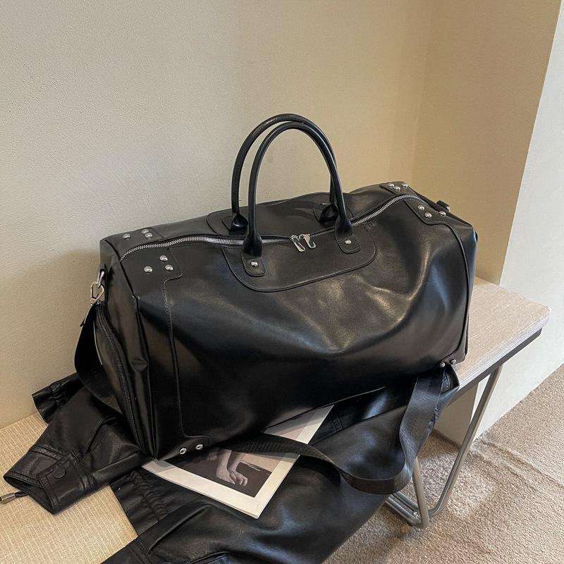 Unisex Riveted Travel Bag: Large Capacity Carry-on, Sports & Fitness Handheld Luggage
Unisex Riveted Travel Bag: Large Capacity Carry-on, Sports & Fitness Handheld Luggage