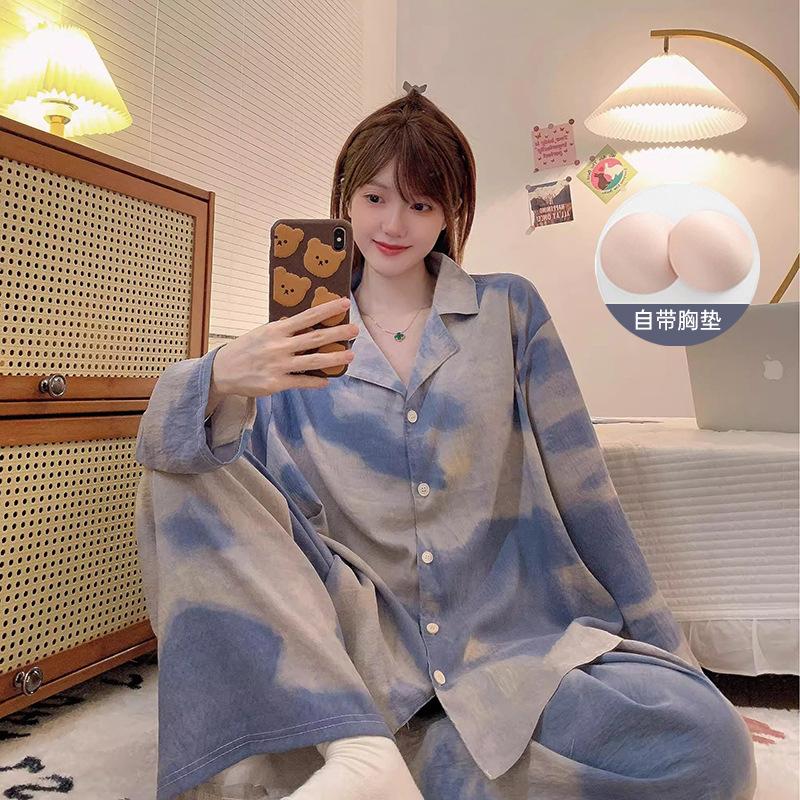 Spring and Autumn women s pajamas with their own chest pads, new cardigan, long-sleeved trousers set, which can be worn outside, casual loungewear m recommends 40-50kg wear
Spring and Autumn women s pajamas with their own chest pads, new cardigan, long-sleeved trousers set, which can be worn outside, casual loungewear m recommends 40-50kg wear