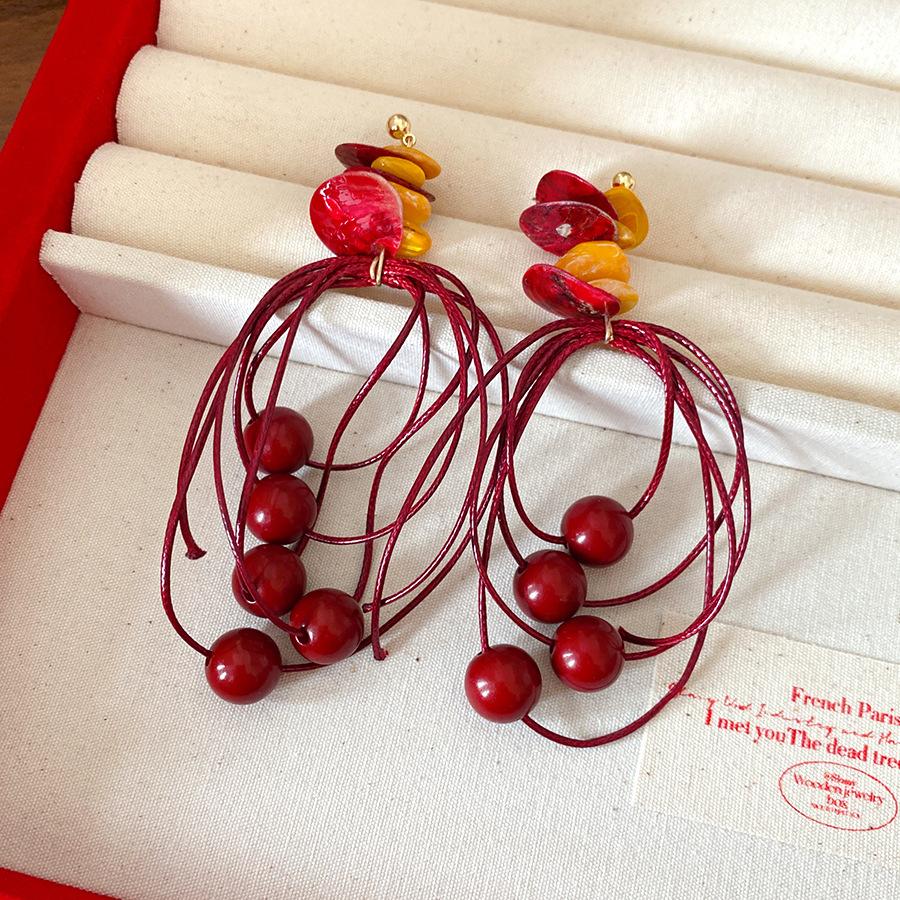 Silver needle acrylic geometric beaded fringed earrings Hong Kong style elegant stud earrings temperament versatile earrings design sense niche
Silver needle acrylic geometric beaded fringed earrings Hong Kong style elegant stud earrings temperament versatile earrings design sense niche