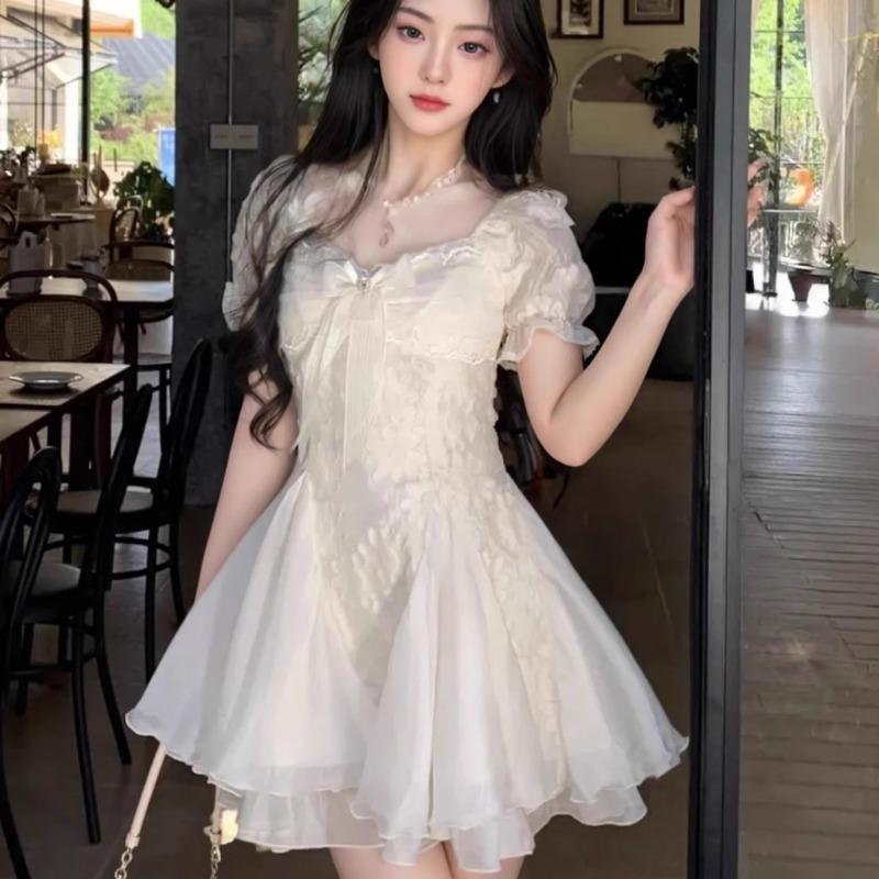 Pure white moonlight temperament fluffy mesh splicing dress women s summer French gentle and beautiful small skirt XL
Pure white moonlight temperament fluffy mesh splicing dress women s summer French gentle and beautiful small skirt XL