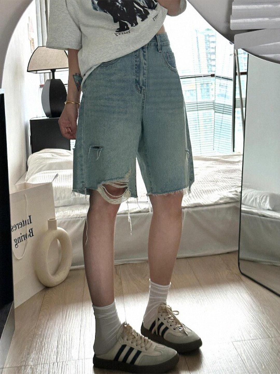Plus Size High Waist Ripped Denim Shorts for Women - Summer Slimming Wide Leg Mid-Length S синій
Plus Size High Waist Ripped Denim Shorts for Women - Summer Slimming Wide Leg Mid-Length S синій