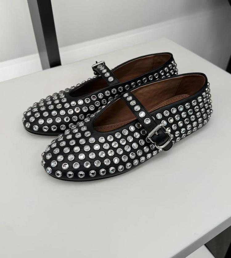 Cowhide version~ New European and American round head one-word buckle foot flat shoes genuine leather flat women s single shoes ballet shoes metal 38
Cowhide version~ New European and American round head one-word buckle foot flat shoes genuine leather flat women s single shoes ballet shoes metal 38