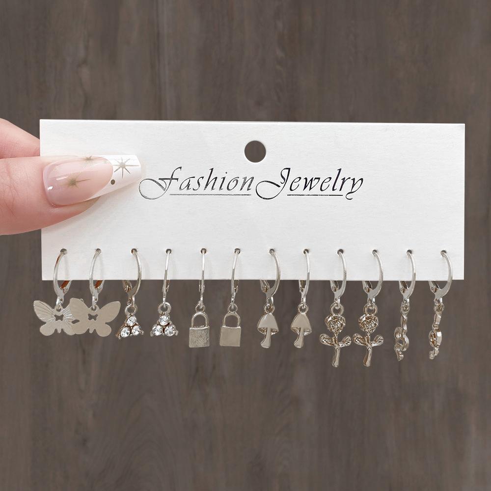 European and American style hot-selling C-chain butterfly earrings set, light luxury high-end earrings
European and American style hot-selling C-chain butterfly earrings set, light luxury high-end earrings