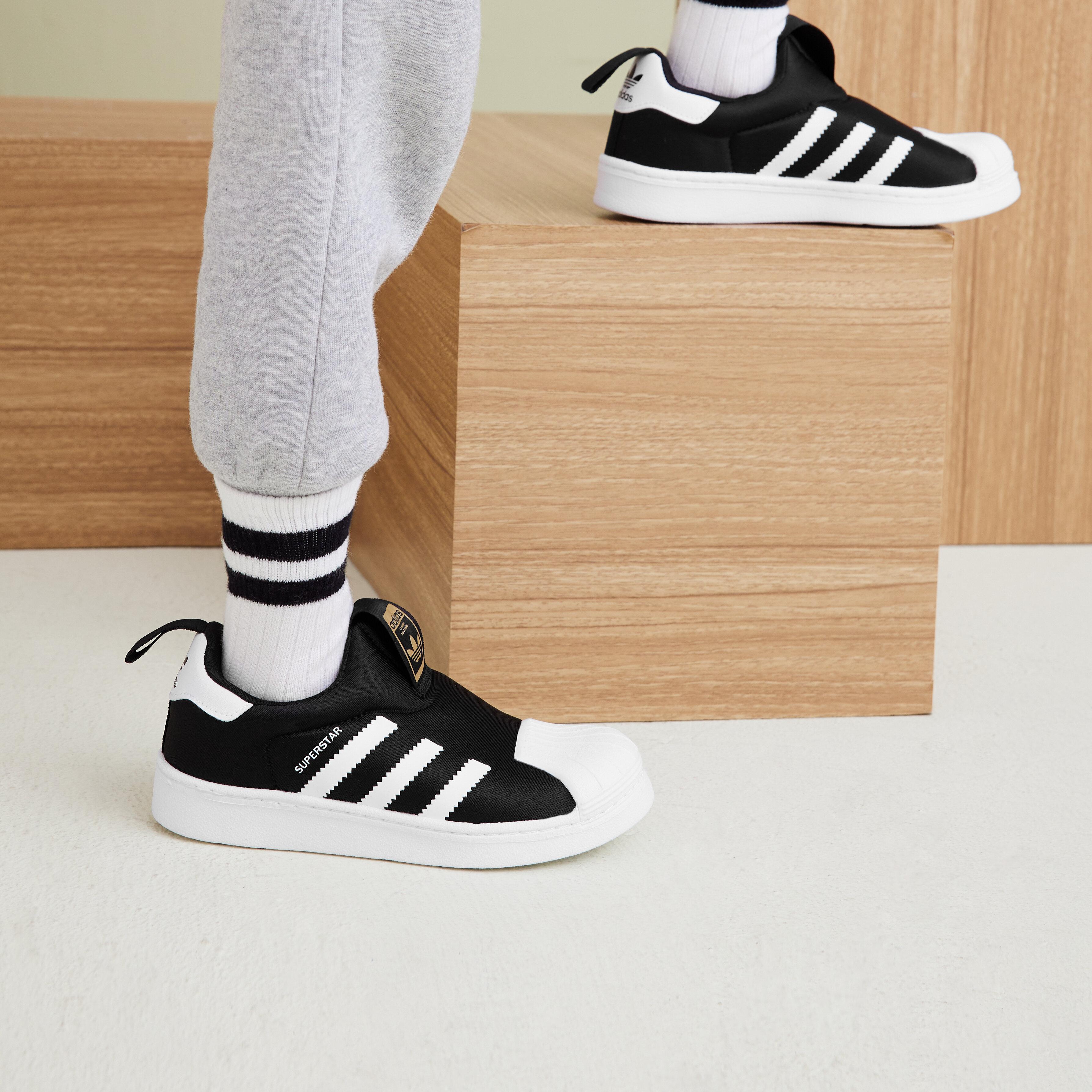 adidas Superstar 360 Core Black Cloud White Gold Metallic (PS) 30.5
adidas Superstar 360 Core Black Cloud White Gold Metallic (PS) 30.5