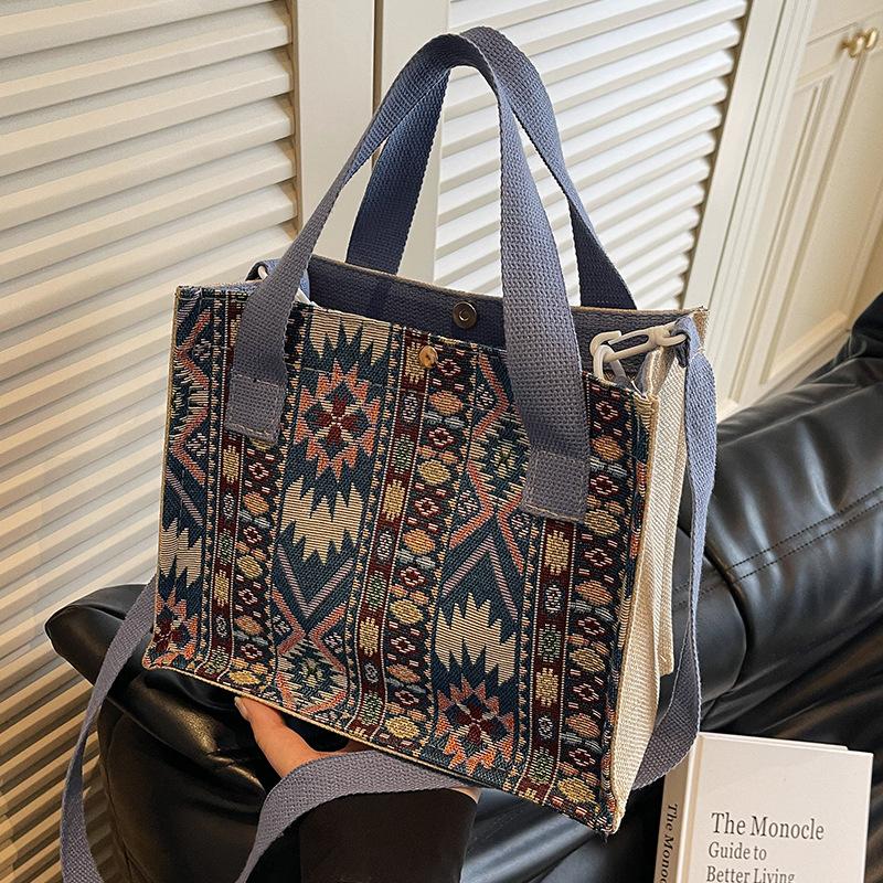 Popular Braided Bag New Style Trendy and Fashionable Versatile Crossbody Bag Ins Ethnic Style One shoulder Handbag
Popular Braided Bag New Style Trendy and Fashionable Versatile Crossbody Bag Ins Ethnic Style One shoulder Handbag