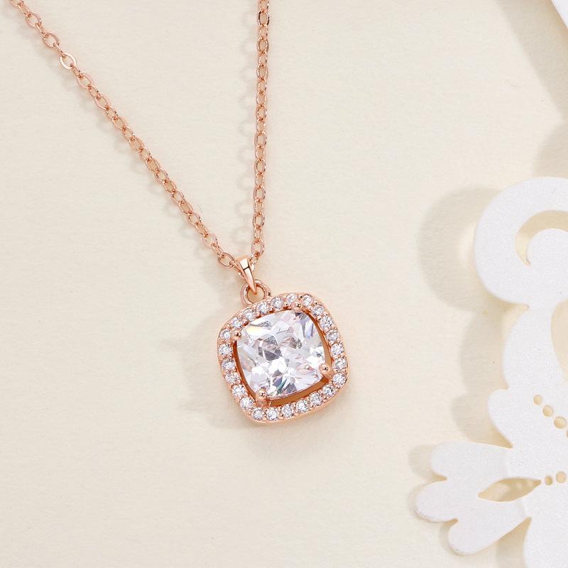 Квадратное бриллиантовое колье женская мода роскошь вспышка бриллиант циркон элегантный ретро универсальное колье женщины
Квадратное бриллиантовое колье женская мода роскошь вспышка бриллиант циркон элегантный ретро универсальное колье женщины