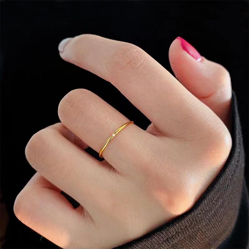 Elegant Mini Titanium Steel Ring for Women: Niche Design with Inlaid Mother-of-Pearl Size 9 (Suitable for 130-145 lbs)
Elegant Mini Titanium Steel Ring for Women: Niche Design with Inlaid Mother-of-Pearl Size 9 (Suitable for 130-145 lbs)