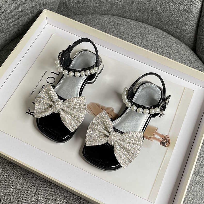 Girl s Summer Sandals Beading Pearl Party Children Sliders Low Heel Patent Leather Square Toe Beautiful Kids Shoes 26-36 36
Girl s Summer Sandals Beading Pearl Party Children Sliders Low Heel Patent Leather Square Toe Beautiful Kids Shoes 26-36 36