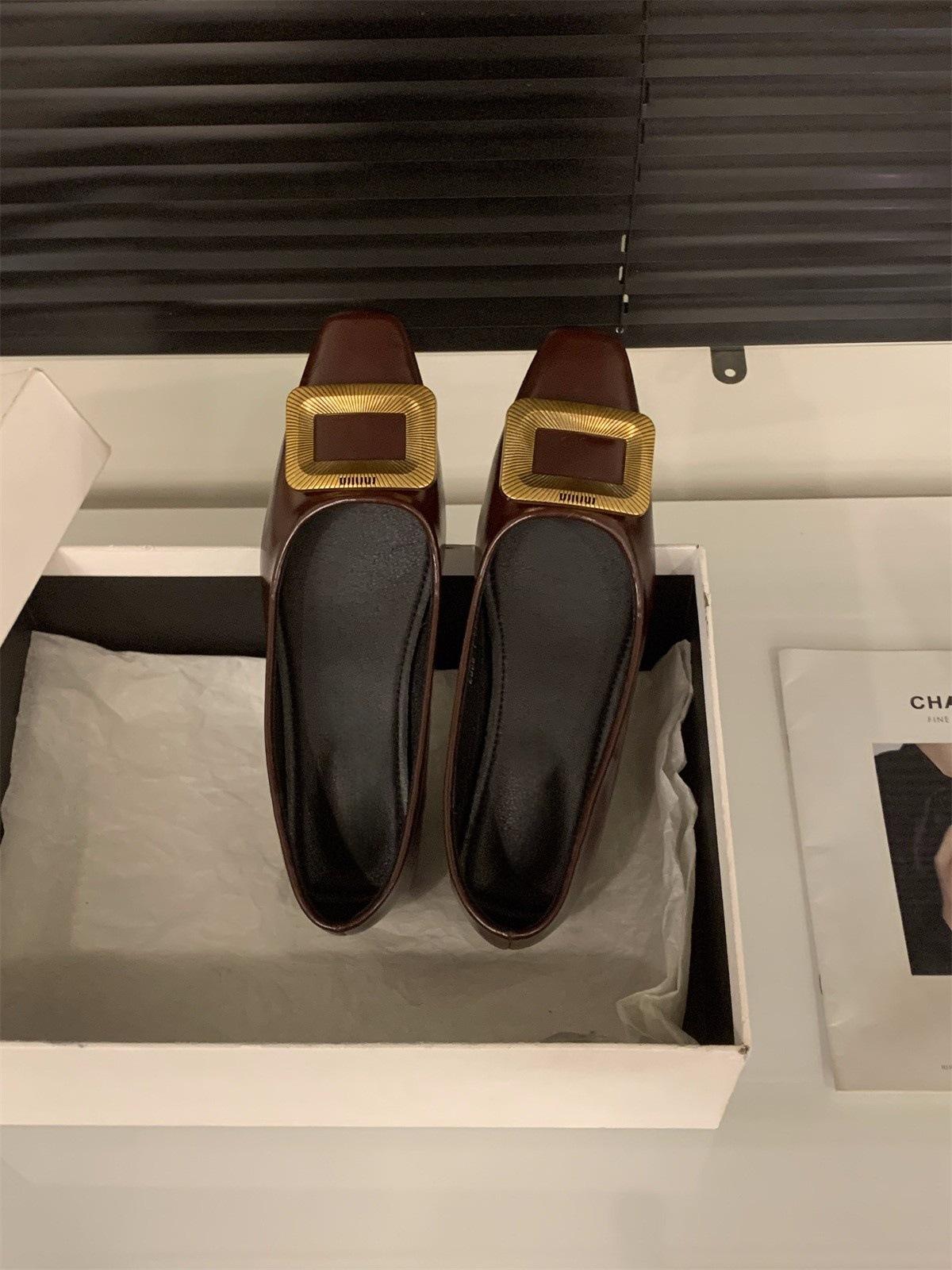 French thick heel square head single shoes women s shoes 2025 new spring and autumn one-pedal retro versatile black commuter shoes 40
French thick heel square head single shoes women s shoes 2025 new spring and autumn one-pedal retro versatile black commuter shoes 40