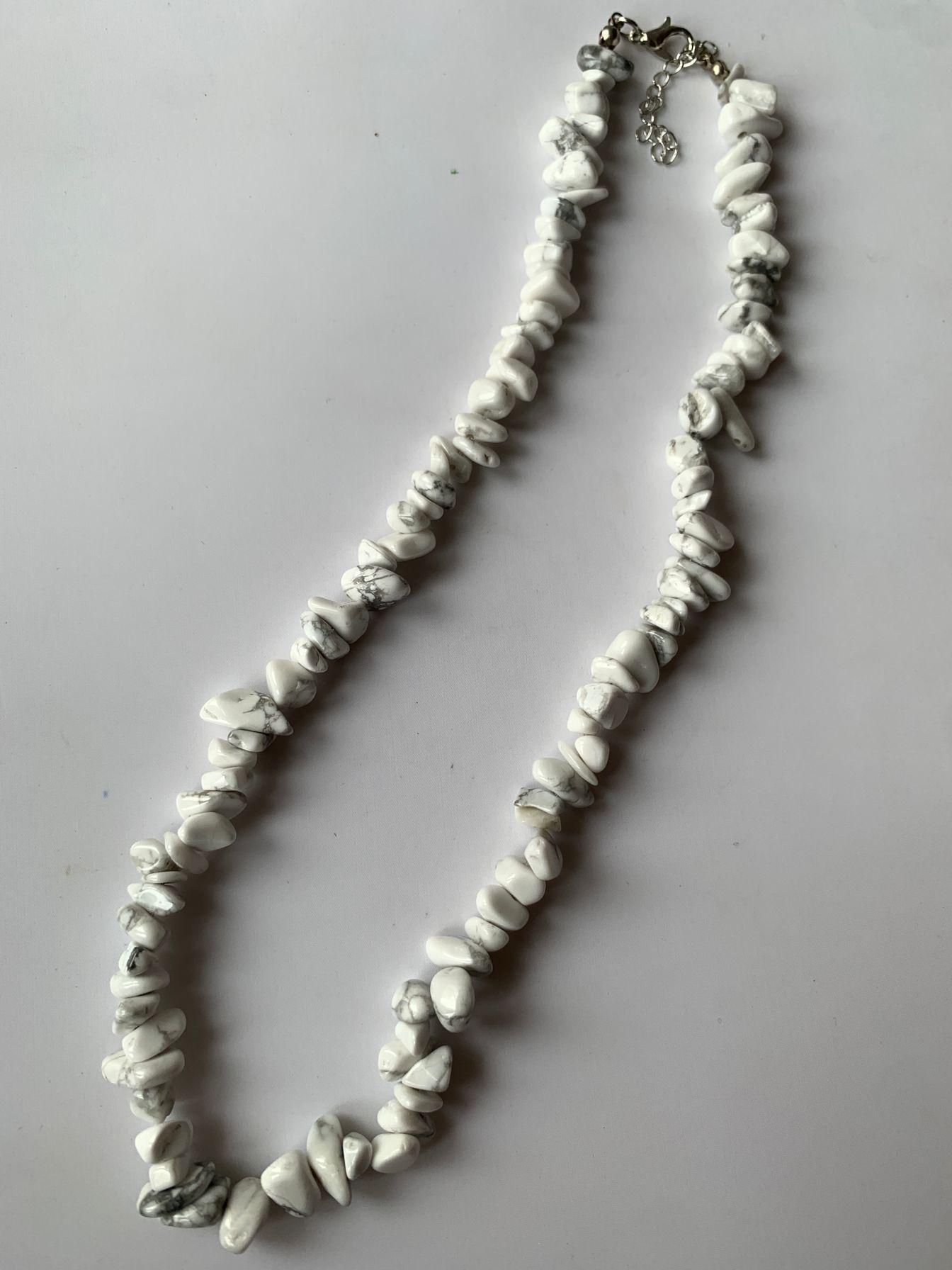 Семицветный чокер из натурального дробленого камня и кристаллов - Ожерелье в пляжном стиле для весны/лета
Семицветный чокер из натурального дробленого камня и кристаллов - Ожерелье в пляжном стиле для весны/лета